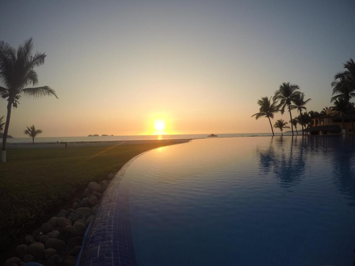 Villas Playa Blanca Zihuatanejo Exterior photo