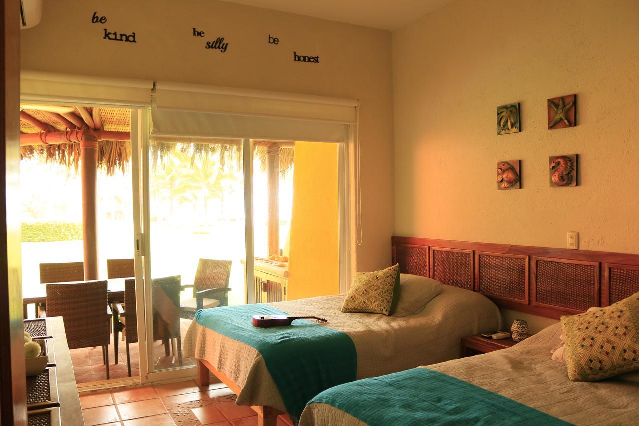 Villas Playa Blanca Zihuatanejo Exterior photo